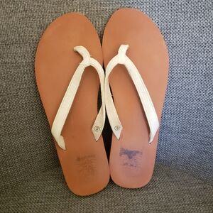 Body Glove Women's Flip Flops Size 9.   FF45